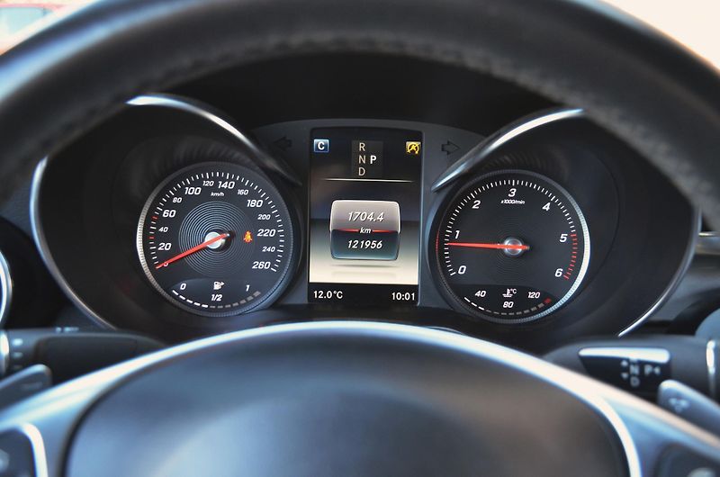 Mercedes-Benz Třídy C (2016) C 250d 4Matic AMG ČR Burmester - fotka 29 z 41