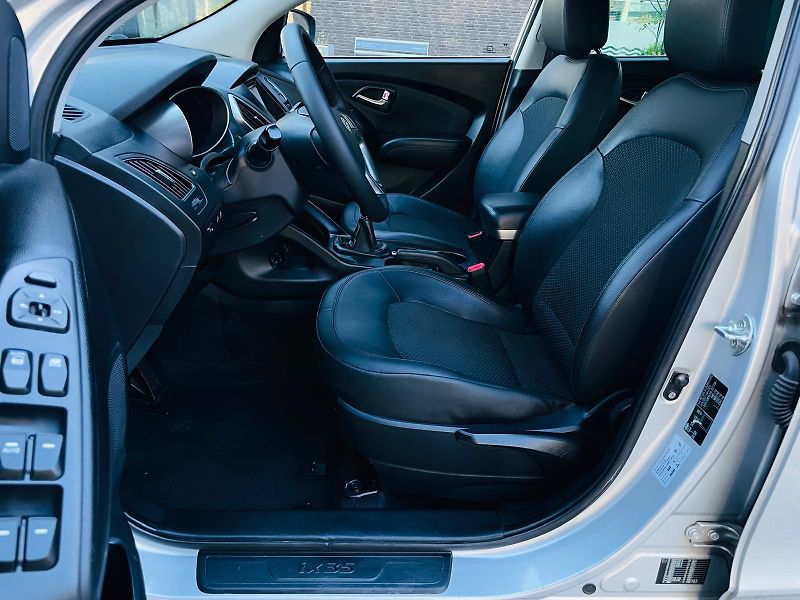 Hyundai ix35 2.0i MANUÁL VÝHŘEV SERVISKA - fotka 30 z 45