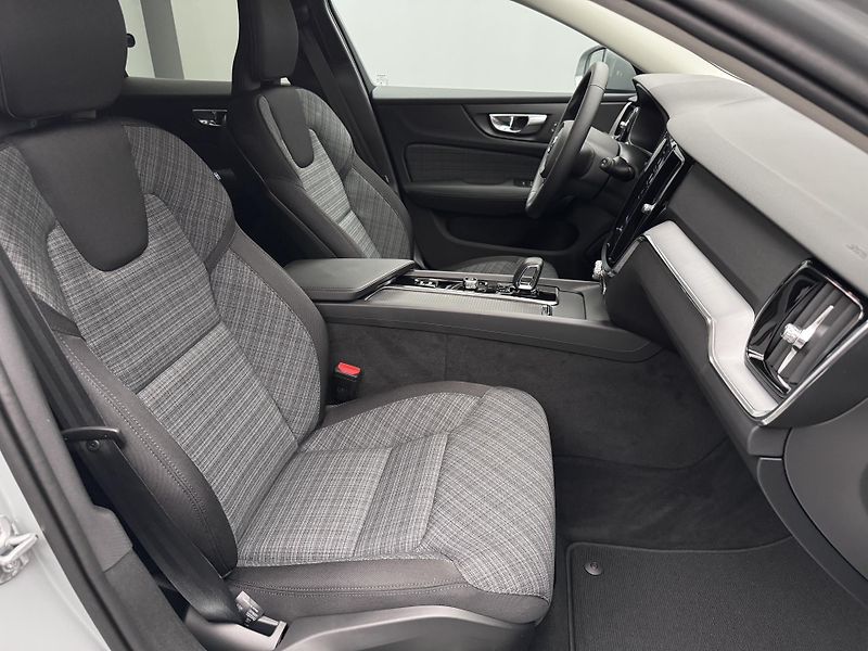 Volvo V60 (2026) B4 AUT CORE - fotka 21 z 22