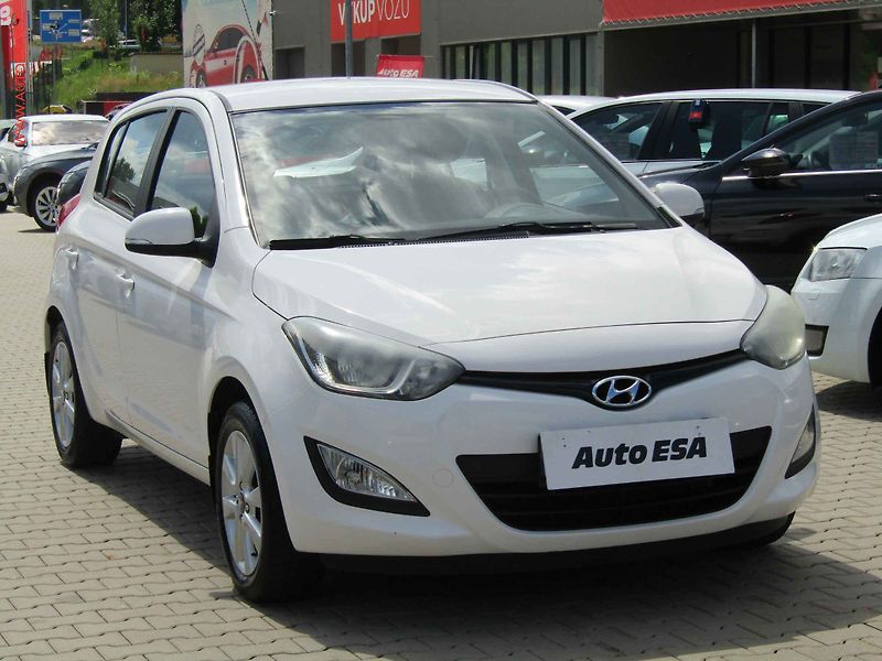 Hyundai i20 (2013) 1.2i, ČR, servis.kniha, AC - fotografie inzerátu