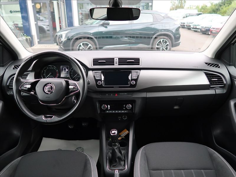 Škoda Fabia 1,0 TSi,70kW,Style,1majČR,DPH - fotka 16 z 27