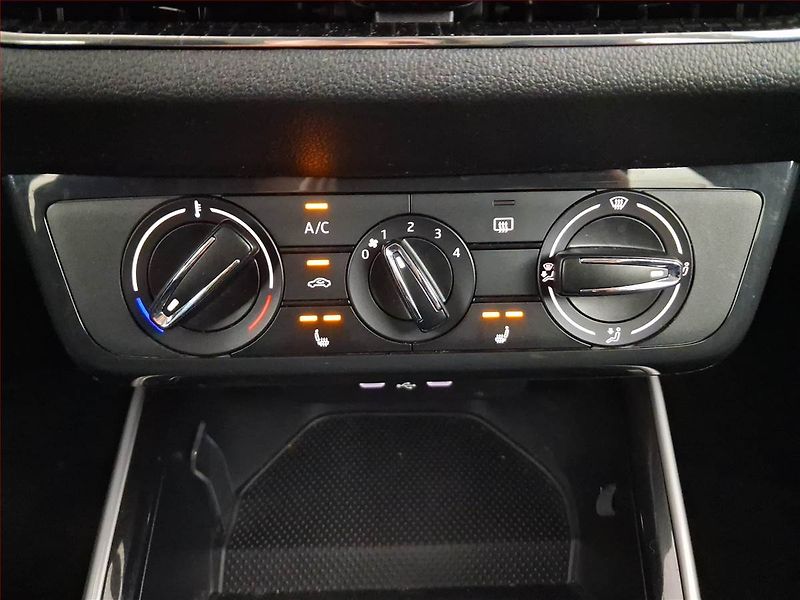 Škoda Fabia (2022) Style 1.0 TSI, Serv.kniha - fotka 20 z 21