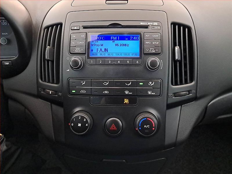 Hyundai i30 (2008) 1.4 CVVT, nová STK - fotka 12 z 15