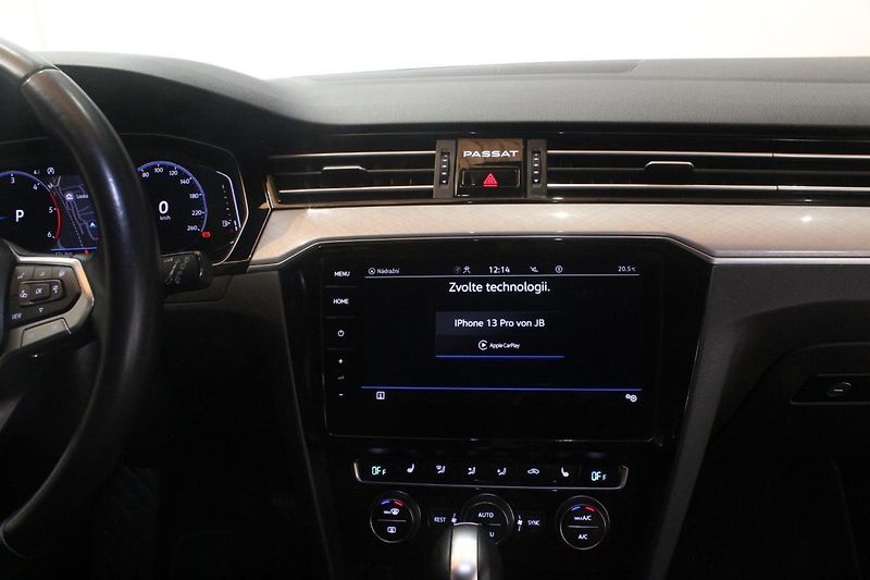 Volkswagen Passat (2020) 2.0TDI DSG Display Matrix - fotka 30 z 36