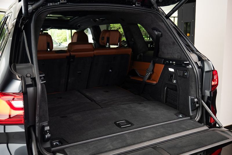 BMW X7 M50i/360/HarmanKardon/Pano - fotka 24 z 31