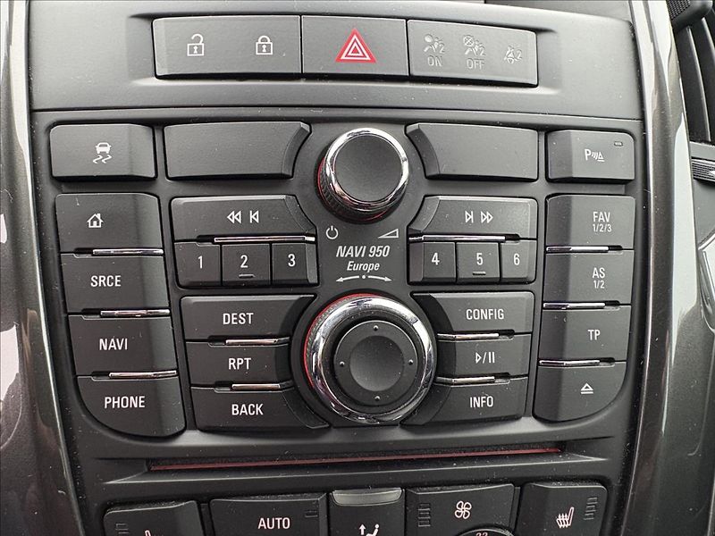 Opel Astra 1,4 iT 103kW,Xenon,Navi,Výhřev - fotka 12 z 32