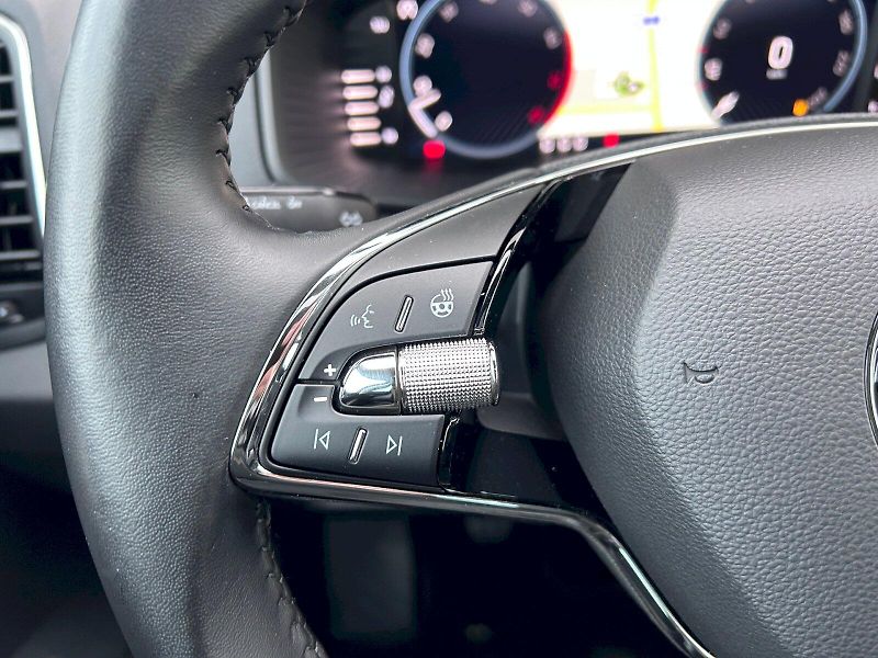 Škoda Karoq (2022) 1.5 TSI Style Extra COLUMBUS,M - fotka 11 z 35