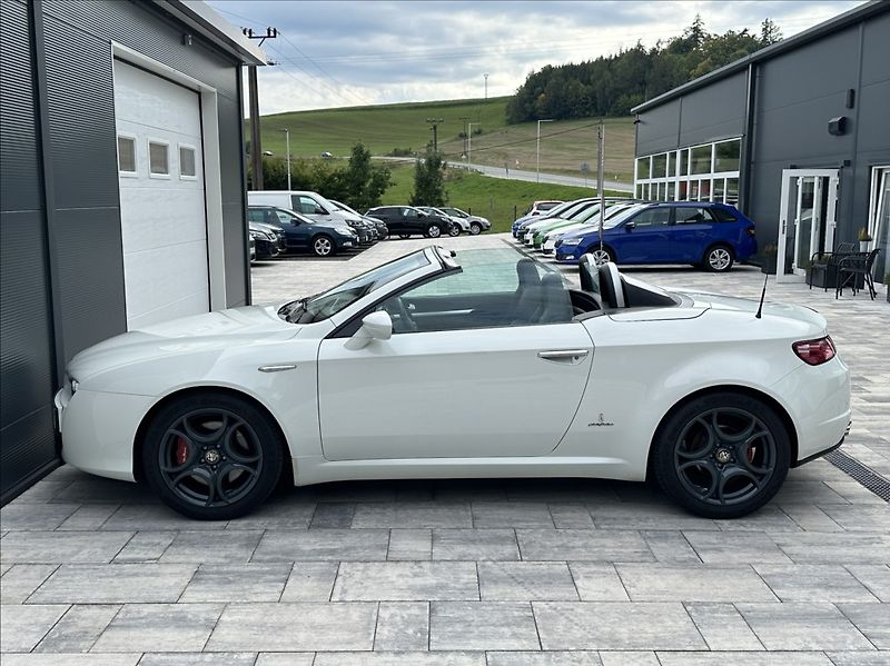 Alfa Romeo Spider 2,2 JTS 185PS  Exclusive - fotka 11 z 48
