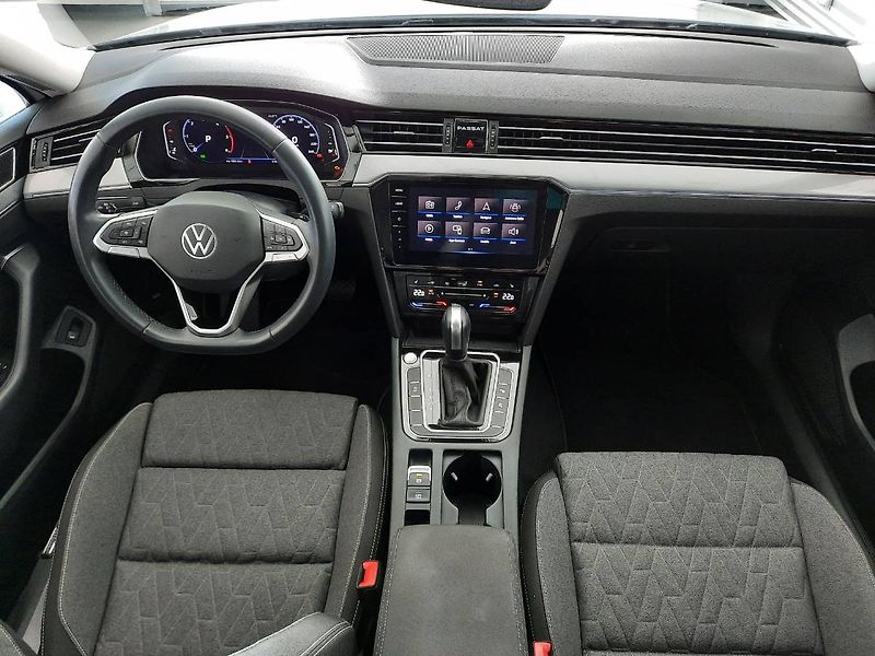 Volkswagen Passat Variant (2023) 2.0 TDI (110kW/150k) DSG, Busi - fotka 5 z 29