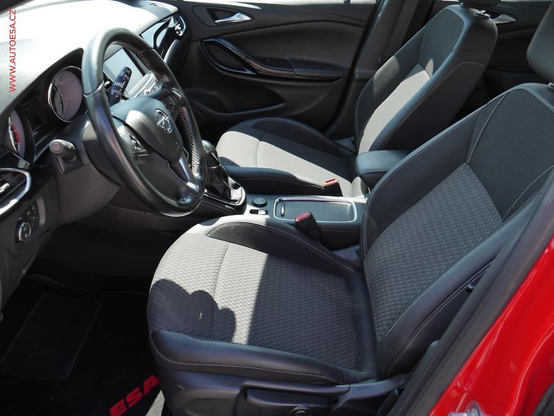 Opel Astra (2016) 1.4T, 1.maj,ČR - fotka 9 z 21