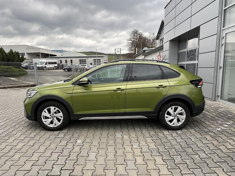 Volkswagen Taigo (2023) 1.0 TSI, pěkný stav - fotka 2 z 28