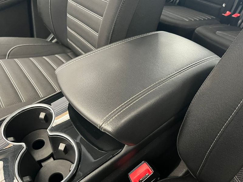 Ford Galaxy 2,0 140kW Titanium AWD 7míst - fotka 22 z 70