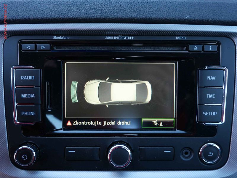 Škoda Octavia (2011) 1.6TDi, Elegance - fotka 20 z 23