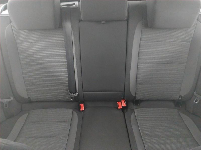 Volkswagen Golf (2010) 1.6 TDI, po STK, levný provoz - fotka 10 z 19