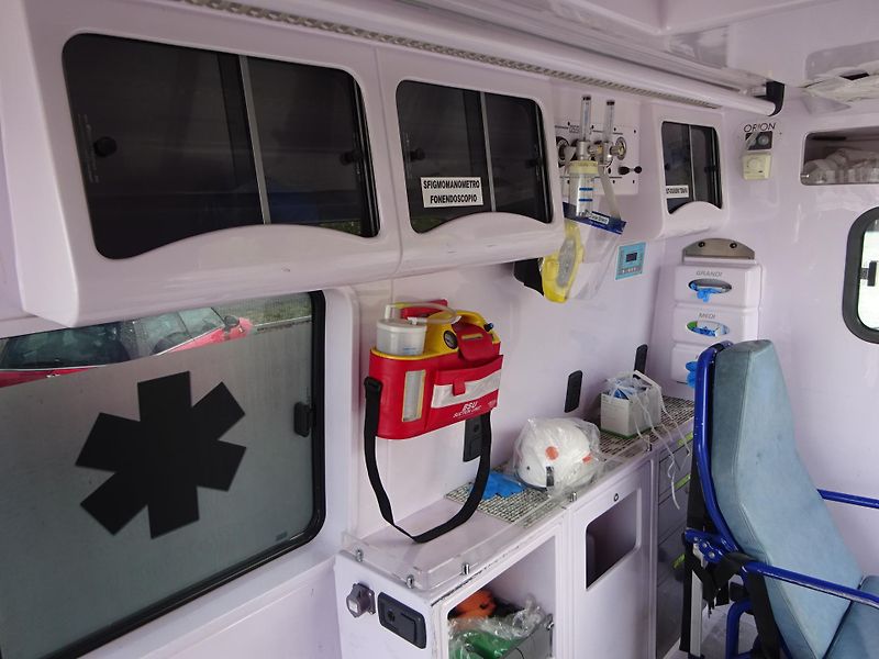 Mercedes-Benz Sprinter PLNĚ VYBAVENÝ SANITNÍ VŮZ - fotka 15 z 20