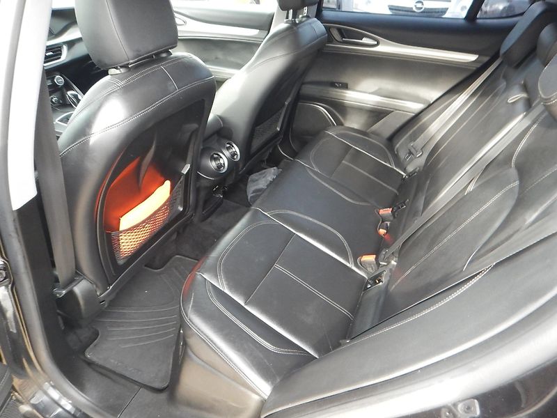 Alfa Romeo Stelvio 2.2 JTD Q4 AUTOMAT - fotka 14 z 27