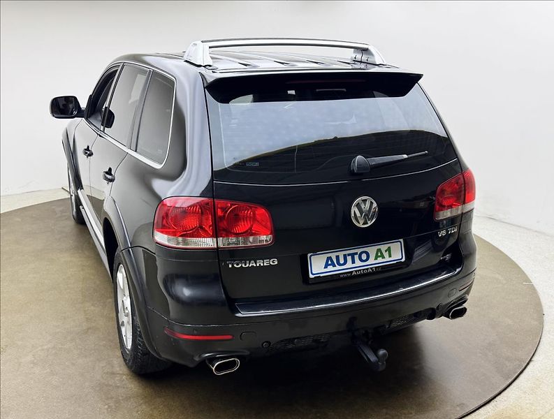 Volkswagen Touareg 3,0 165kW V6 NZ.TOP KŮŽE TAŽNÉ - fotka 6 z 42