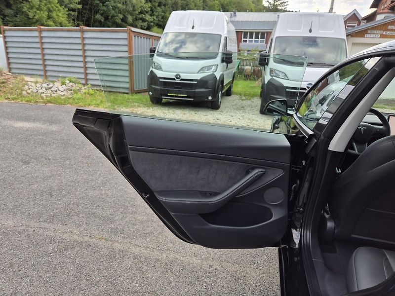 Tesla Model 3 STANDART RANGE 208kw SOH 94% - fotka 38 z 49