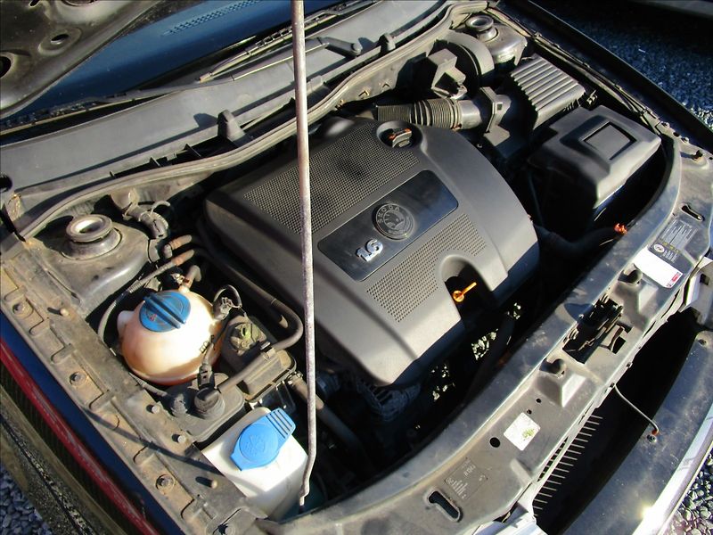 Škoda Octavia 1.6MPi 75kW Tour, klima, 2. ma - fotka 36 z 37