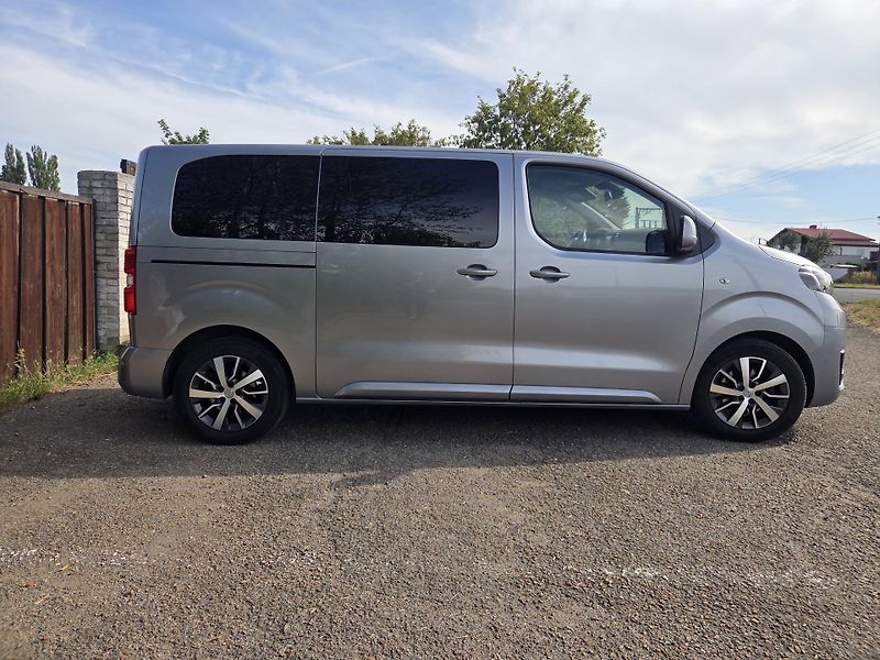 Toyota ProAce Verso (2021) 2.0D-4D 180 8A/T L1 - fotka 4 z 12