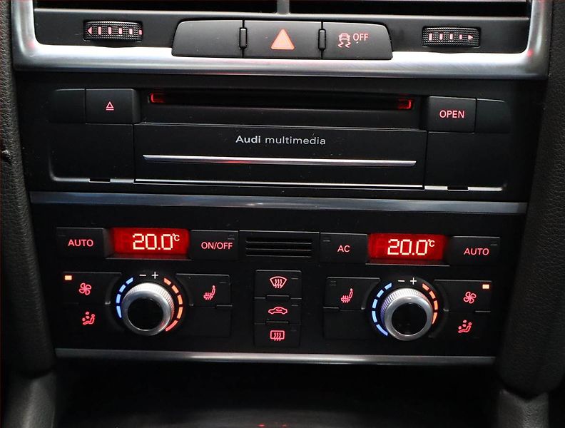 Audi Q7 (2012) 3.0 TDI, 4X4, Automat, 7 míst - fotka 16 z 23