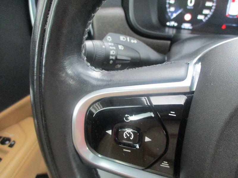 Volvo V90 T6 CROSS COUNTRY PRO 246kW - fotka 25 z 47