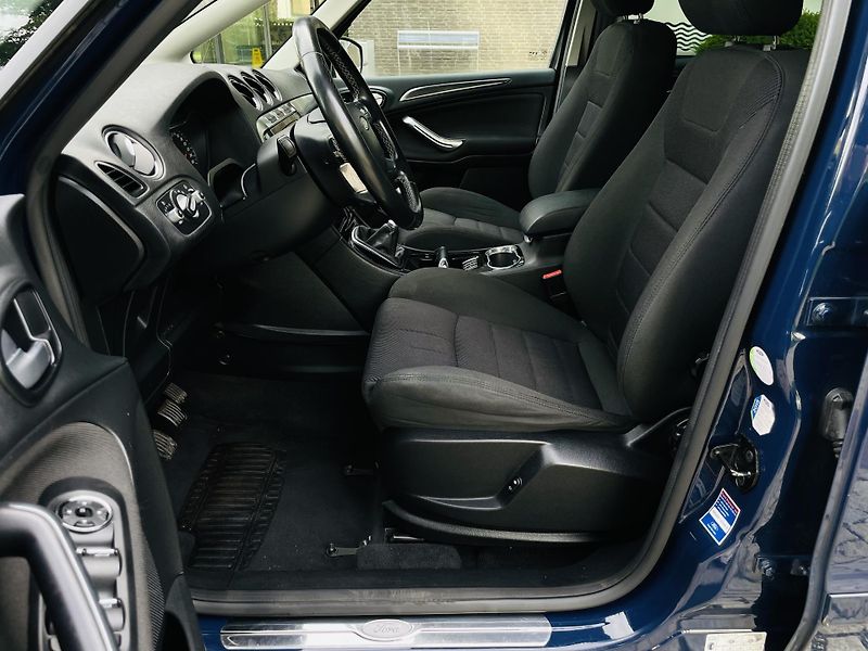 Ford S-MAX 2.0TDCi MANUÁL SENZORY VÝHŘEV - fotka 27 z 44