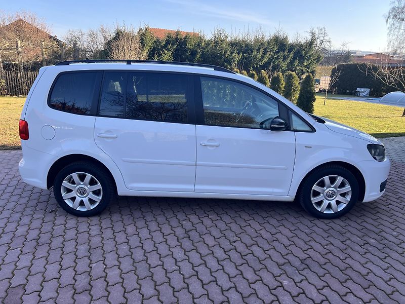 Volkswagen Touran 1.6TDI 77KW,MATCH,NAVI,DSG,DIG - fotka 8 z 46