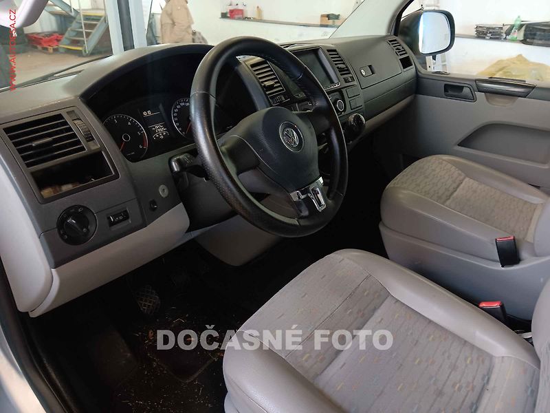 Volkswagen Transporter (2010) 2.0TDi 6míst, AC, STK9/28 - fotka 3 z 3