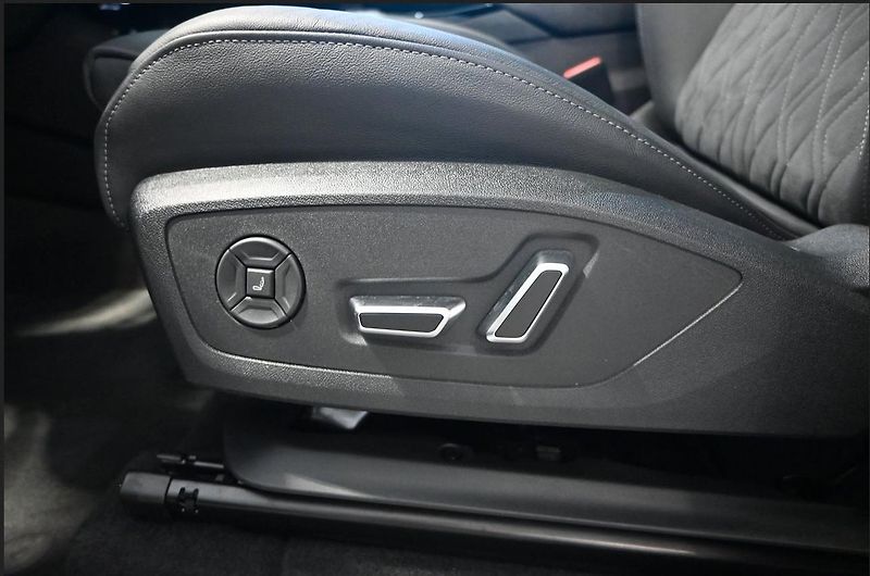 Audi Q6 e-tron S Line 83kWh 360kam - fotka 17 z 25