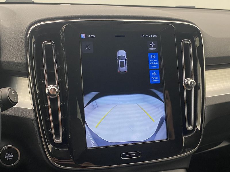 Volvo XC40 B4 CORE AUT  - fotka 49 z 49