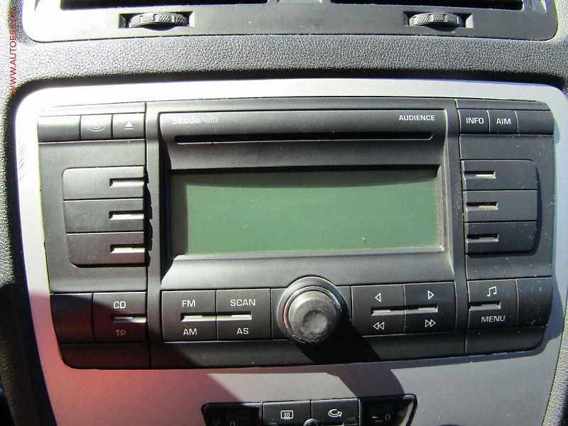 Škoda Octavia (2005) 1.9TDi, Ambiente - fotka 11 z 15