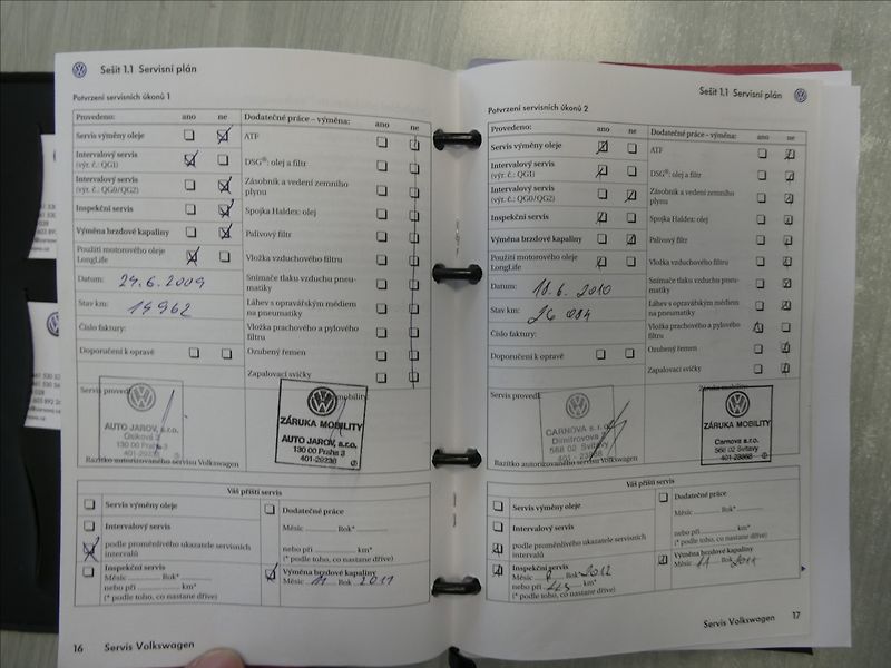 Volkswagen Golf 1,4 i16V serviska,ČR,2.majitel - fotka 42 z 49
