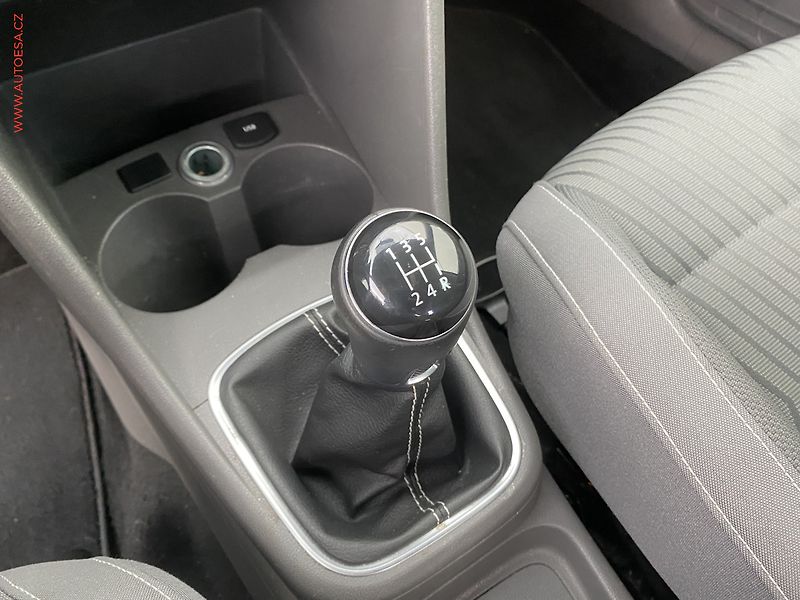 Volkswagen Polo (2014) 1.0 MPi, Fresh, +ALU - fotka 15 z 17