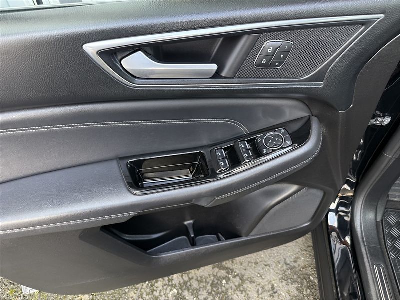 Ford Galaxy 2,0 Titanium,177kW,po servisu - fotka 23 z 38