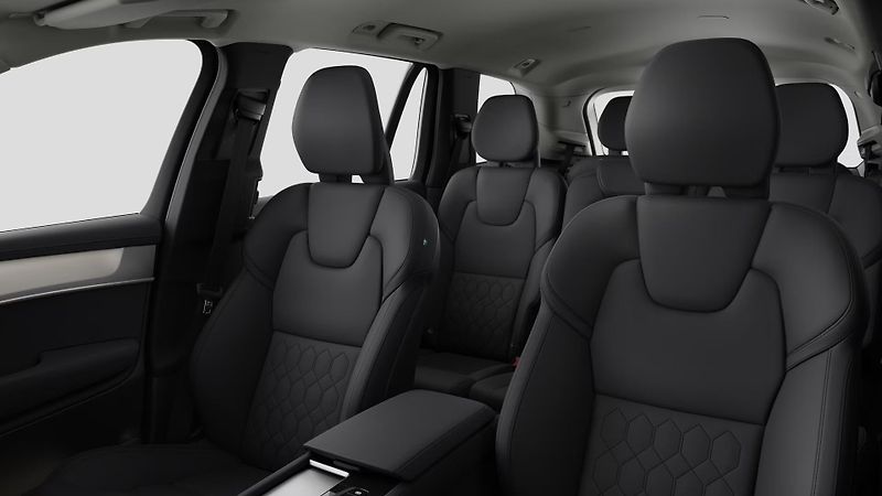 Volvo XC90 (2026) T8 AWD LONG RANGE CORE 7míst - fotka 8 z 10