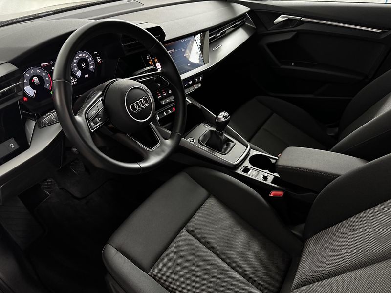 Audi A3 (2024) Sportback 35 TFSI - CZ - DPH - fotka 9 z 22