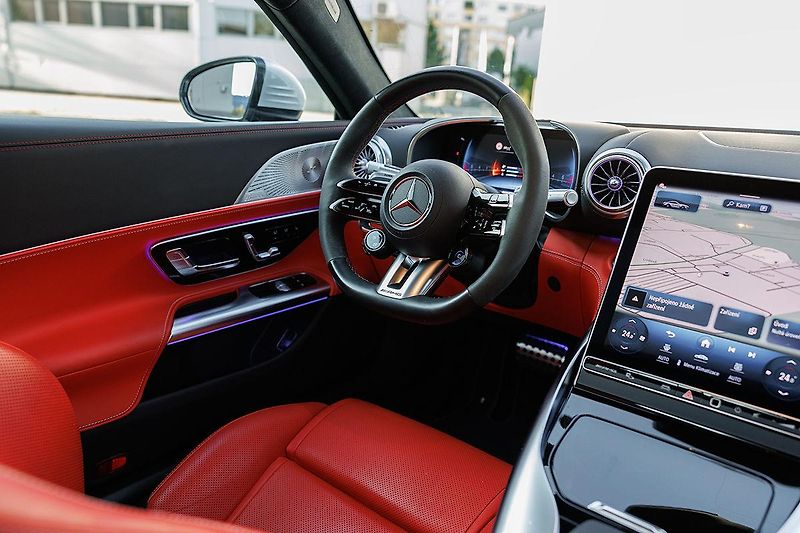 Mercedes-Benz AMG GT (2024) Coupe 63 V8 Biturbo 4Matic+  - fotka 35 z 45