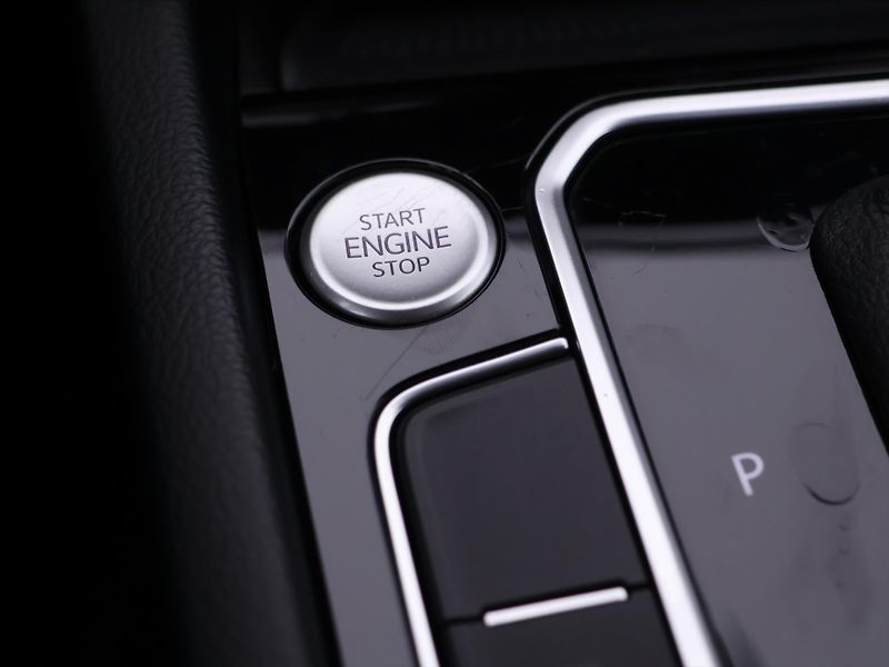 Volkswagen Passat 1,5 TSI DSG Business CZ DPH - fotka 22 z 30
