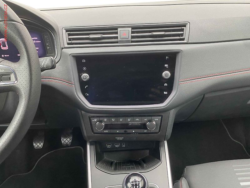 Seat Arona (2020) 1.0 TSi, FR, LED, navi - fotka 12 z 18