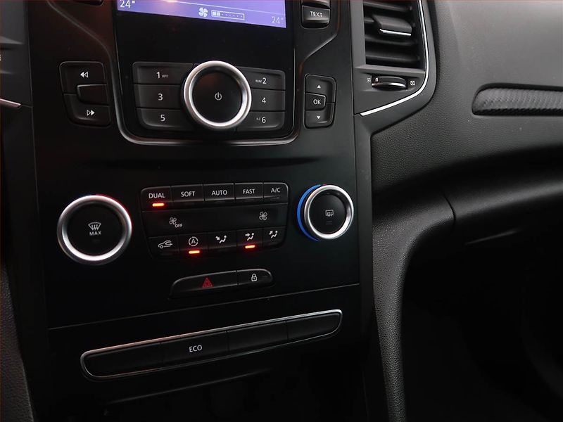Renault Mégane (2017) 1.6 SCe, Tempomat - fotka 15 z 15