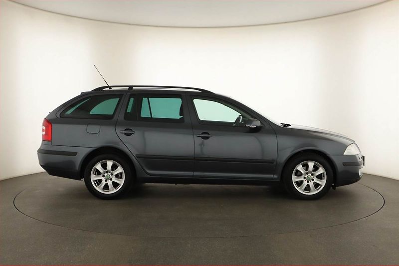 Škoda Octavia (2008) 1.9 TDI DPF, po STK, Tažné - fotka 6 z 12