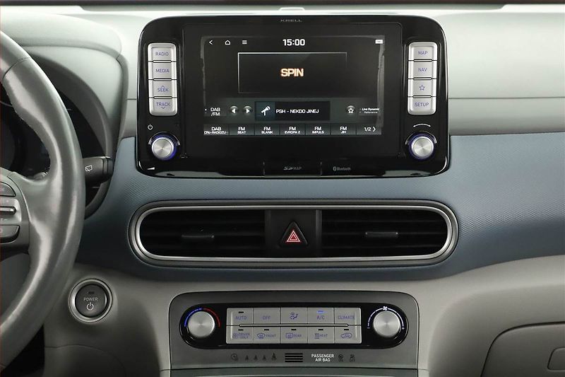 Hyundai Kona (2018) Electric 64 kWh, SoH 90% - fotka 9 z 20