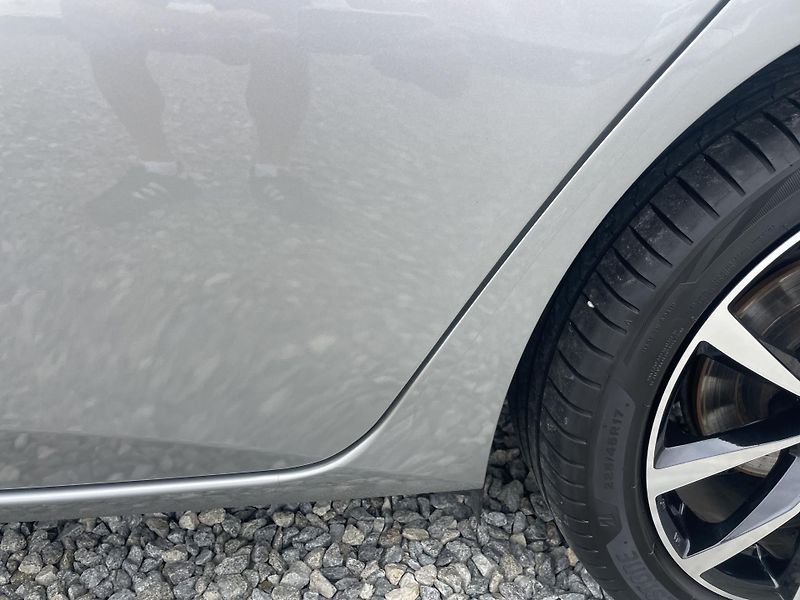 Toyota Auris 1.8i 16v HYBRID AUT SERVIS TOP - fotka 27 z 172
