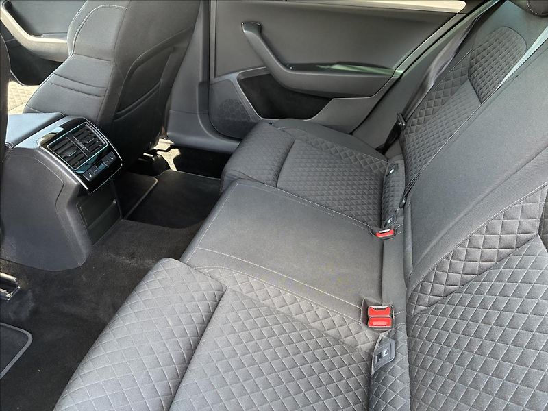 Škoda Superb 2,0 TAŽNÉ,EL.KUFR,KAMERA - fotka 12 z 32