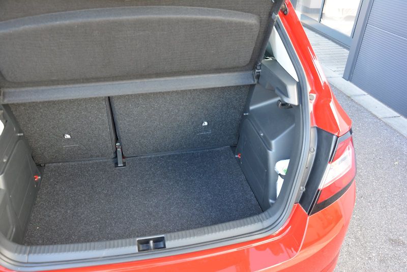 Škoda Fabia (2022) 1.0 TSI 70 kW Ambition PLUS - fotka 15 z 24