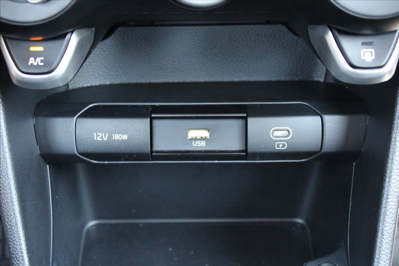 Kia Picanto 1,0 I  1.MAJ,9.755.KM,COMFORT - fotka 23 z 32