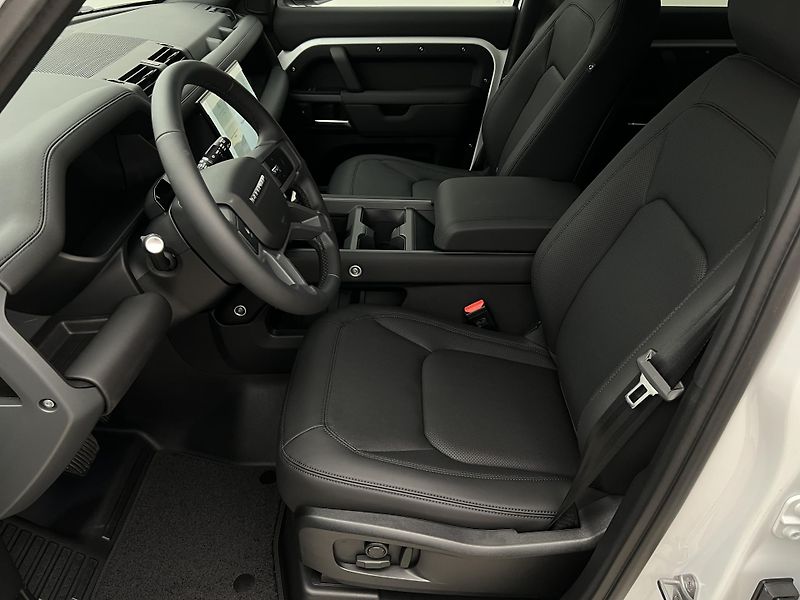 Land Rover Defender (2026) 110 D250 X-DYNAMIC SE AWD Aut - fotka 11 z 50