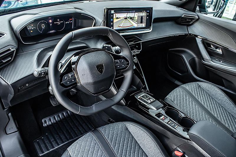 Peugeot 2008 (2026) 1,2 ALLURE Hybrid 110 e-DCS6 - fotka 10 z 16