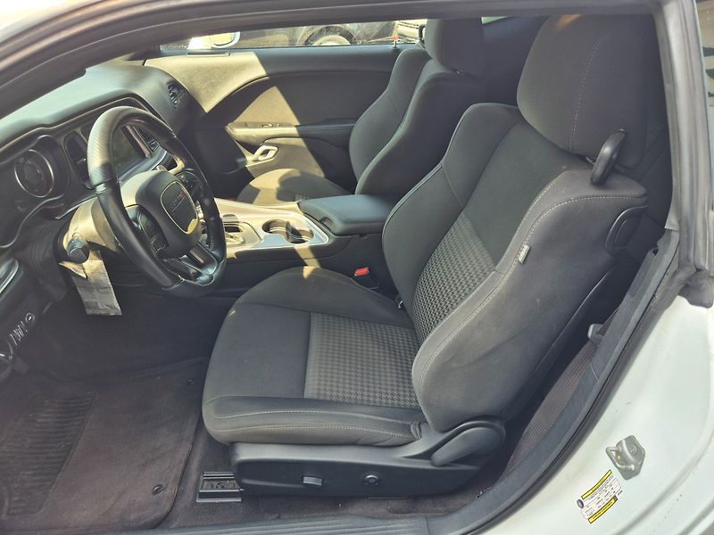 Dodge Challenger (2019) 5.7Hemi Nová STK - fotka 20 z 32